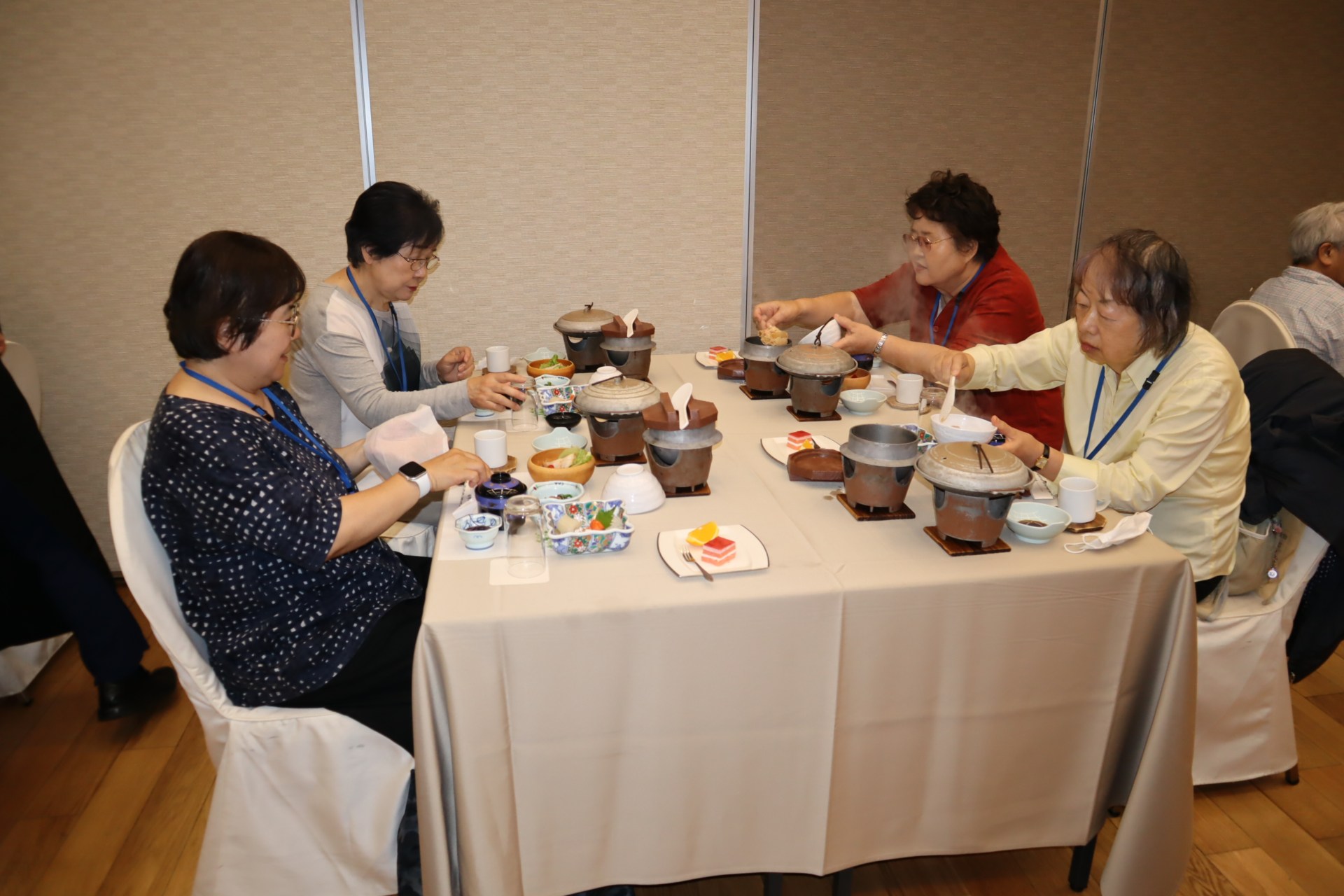 昼食と懇談①